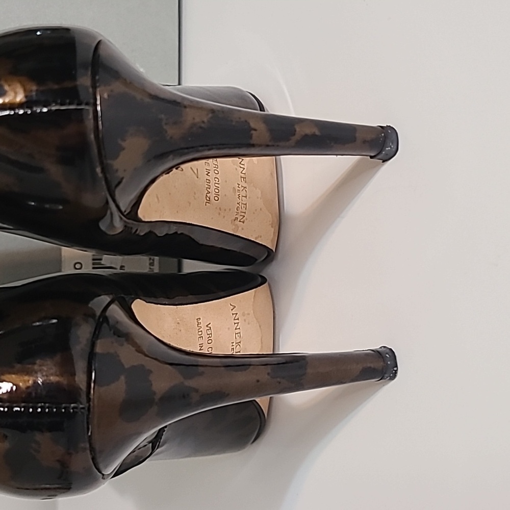 Gorgeous Anne Klein High Hill Bootie. Brazil - Picture 5 of 9